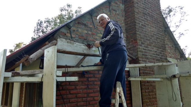 Chascomús: Cerecita, revoque y fratachado del exterior del quincho