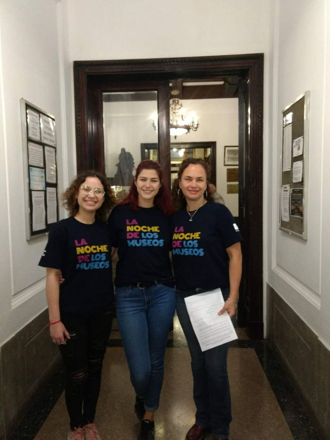 Daniela Montes, Selene Schurrer y Claudia Estrada (voluntarias)